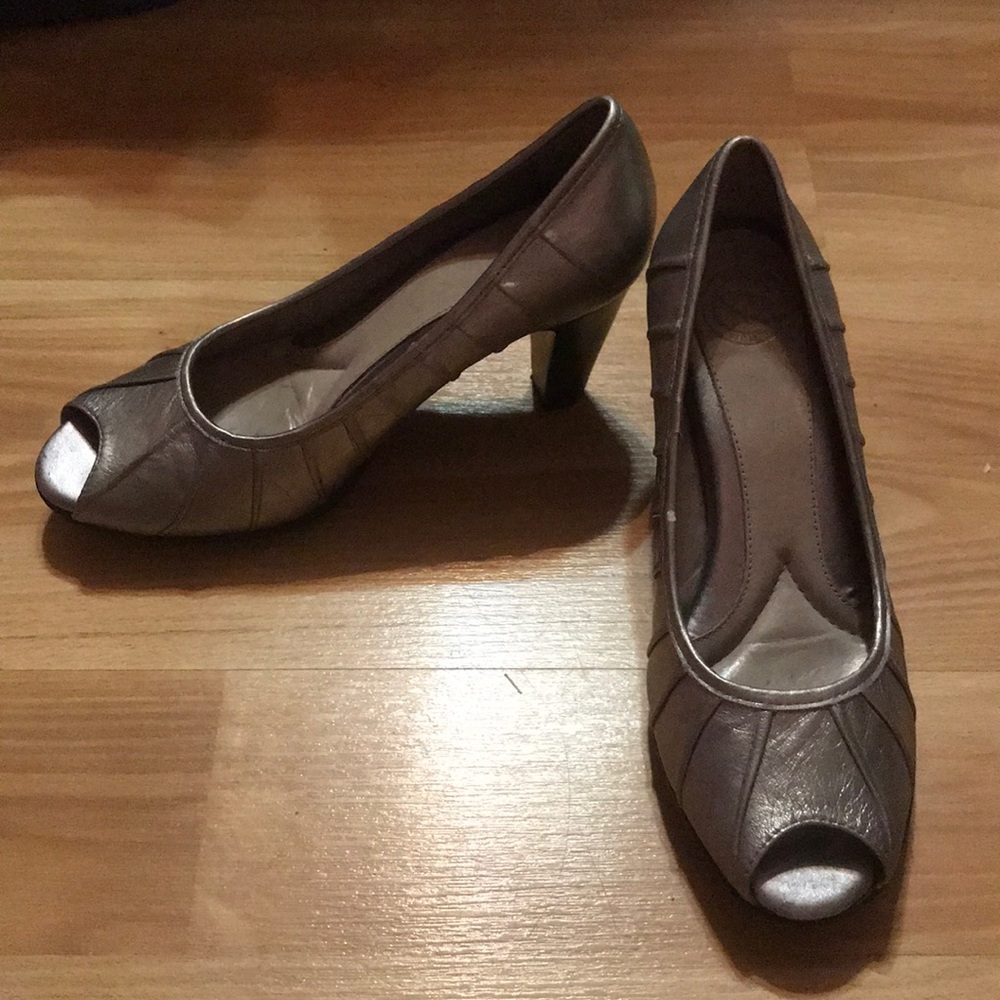 Nurture by Lamaze Heels